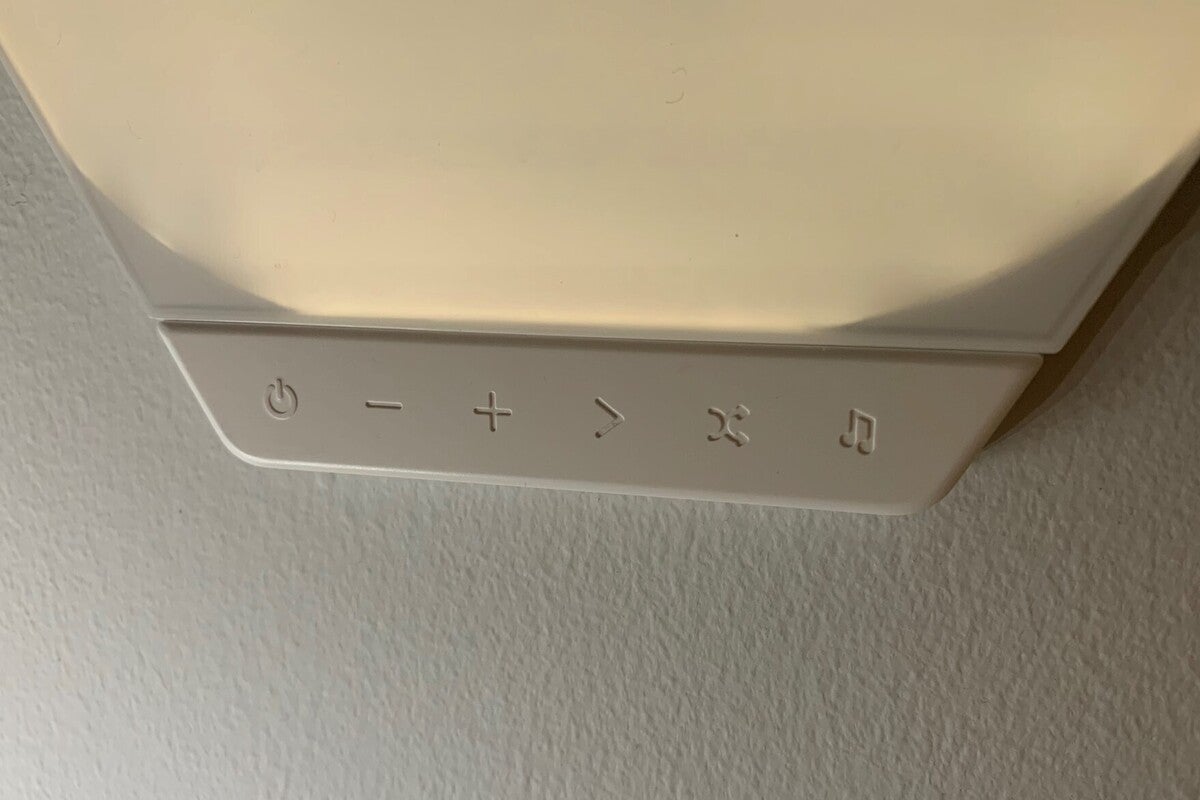 Nanoleaf ha deciso di lanciare l'aggiornamento Thread per i suoi pannelli luminosi