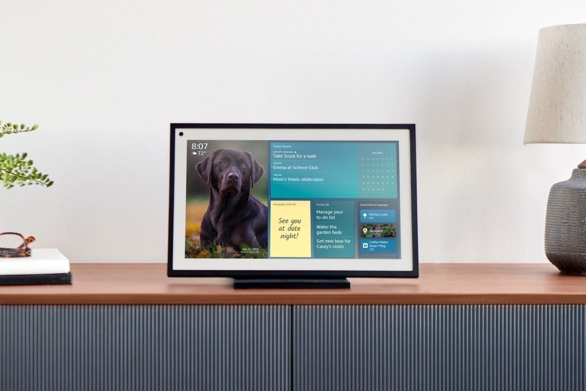 Amazonin uusi Echo Show 15 voidaan asentaa seinälle