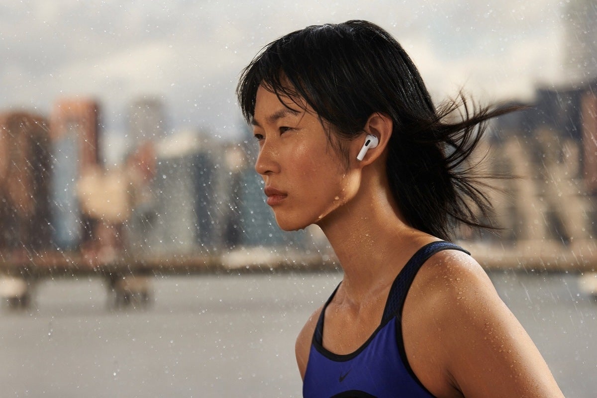 Les AirPods de troisième génération d'Apple ajoutent un son spatial et une résistance à l'eau