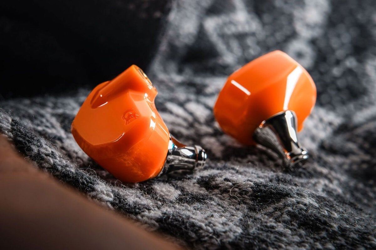 Recensioni delle cuffie in-ear Campfire Audio Satsuma e Honeydew: una è raffinata, l'altra robusta; entrambi sono eccellenti
