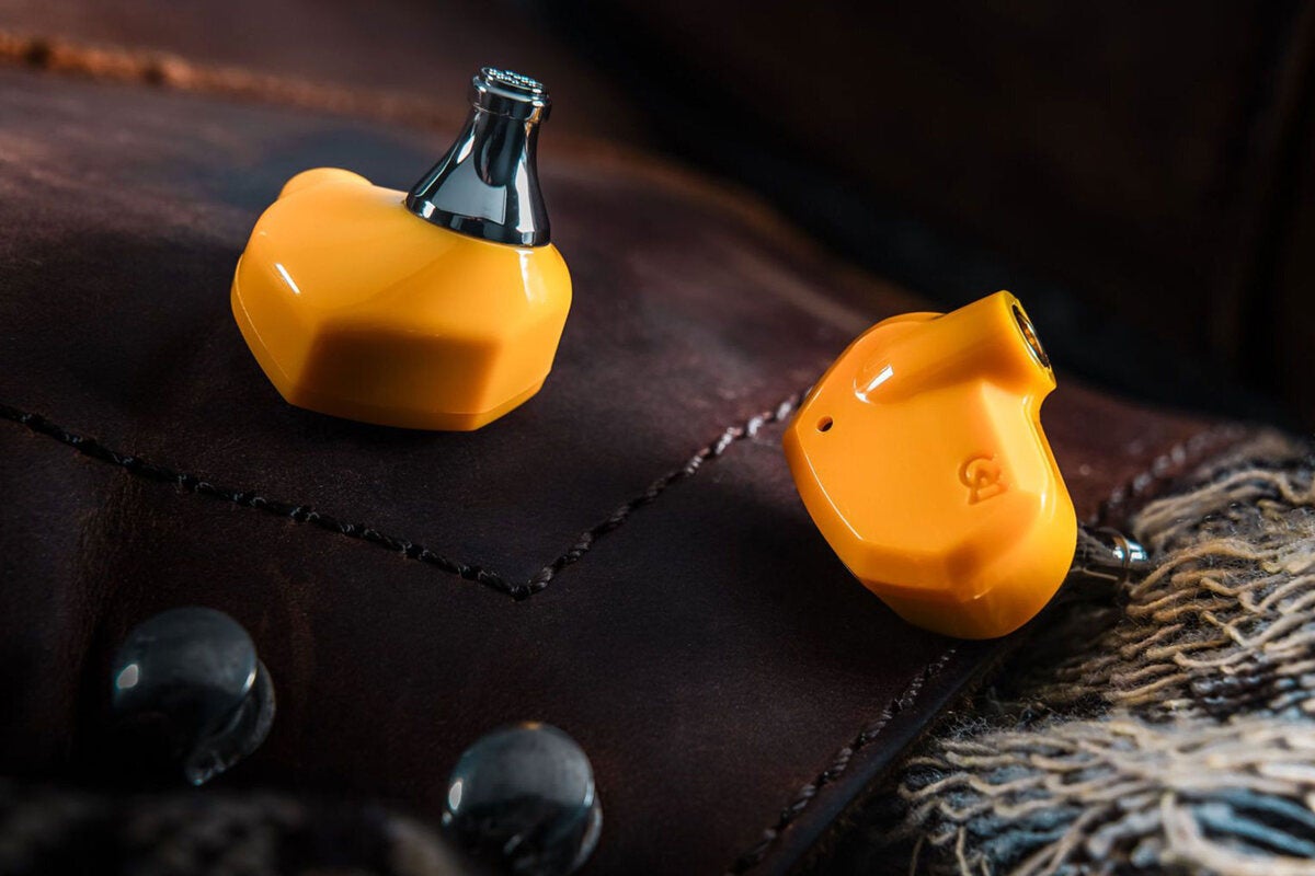 Recensioni delle cuffie in-ear Campfire Audio Satsuma e Honeydew: una è raffinata, l'altra robusta; entrambi sono eccellenti