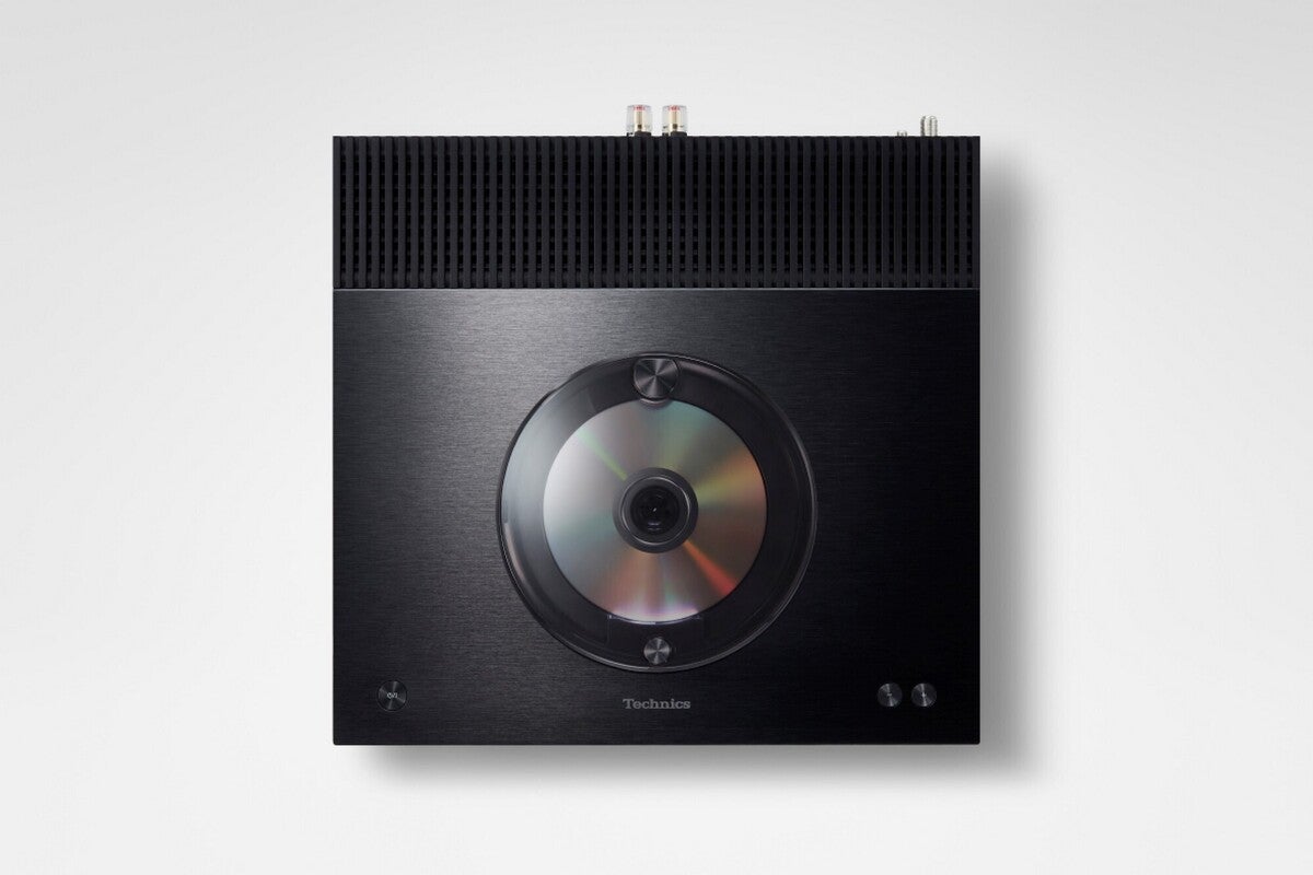 A Technics continua comprometida com o Compact Disc, exibindo seu receptor de CD de rede compacto SA-C600 na CES