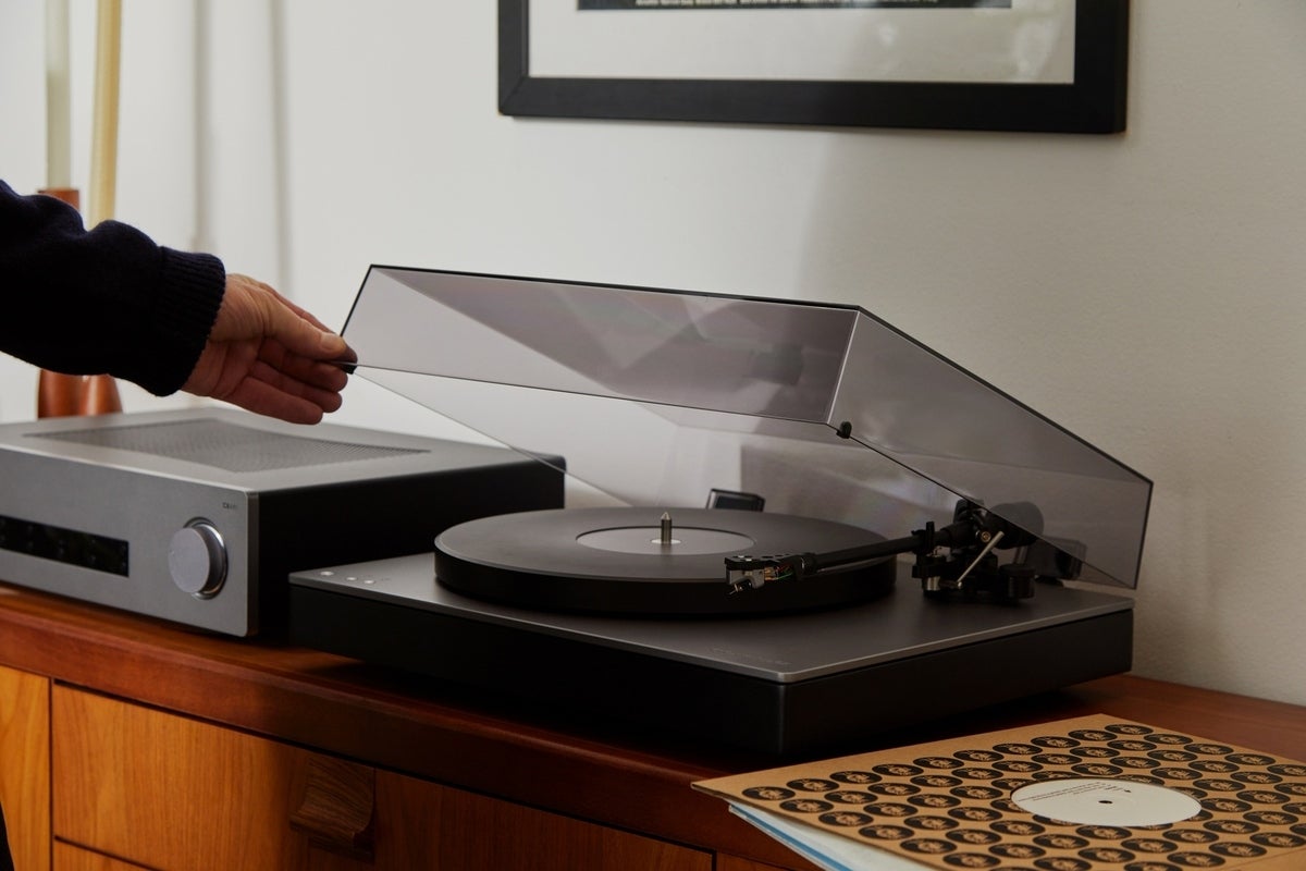 Cambridge Audio erweitert sein Angebot an drahtlosen High-End-Plattenspielern auf der CES