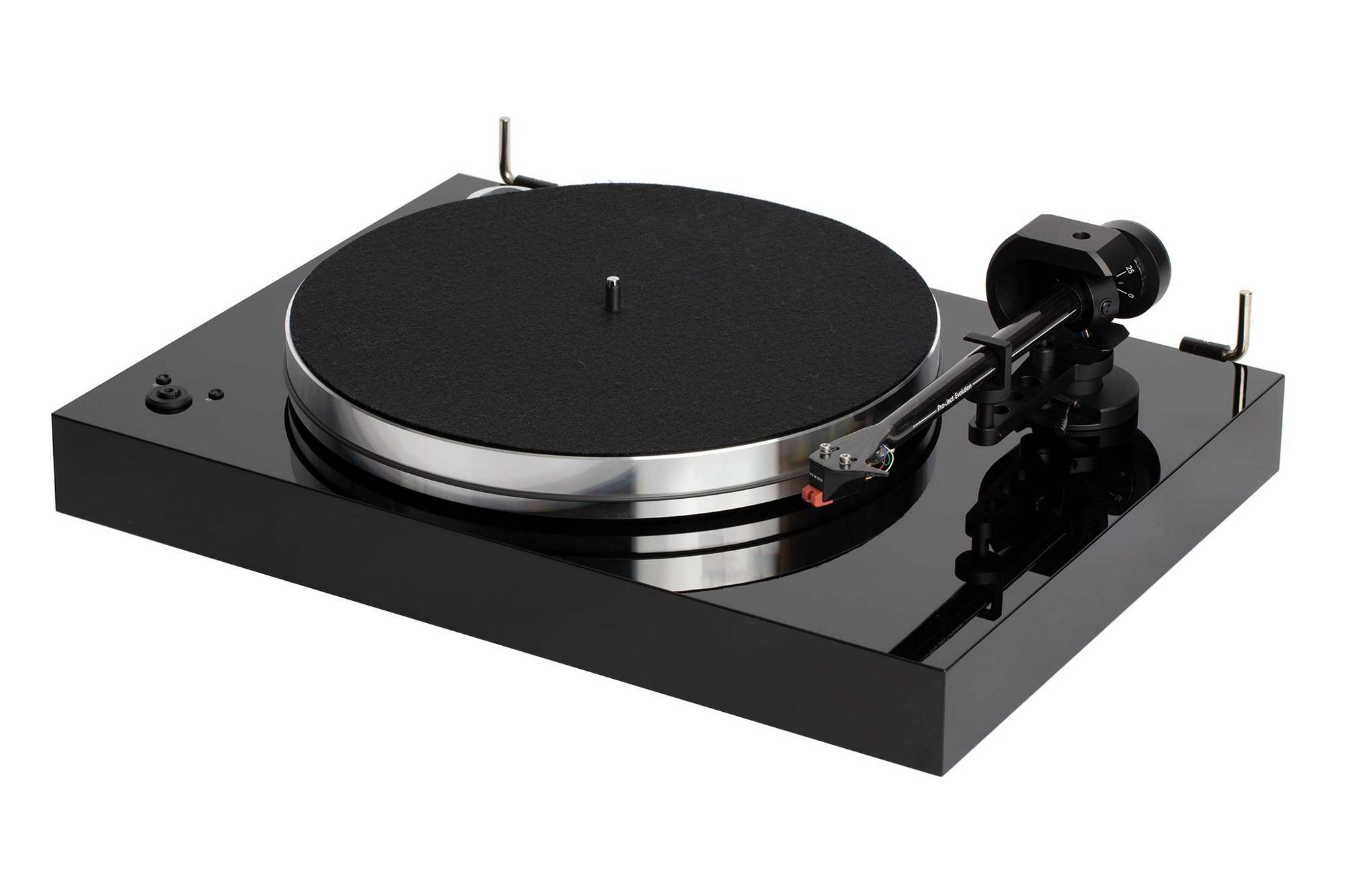 Pro-Ject Audio Systems hat einen neuen High-End-Plattenspieler und ein Paar Phonoboxen