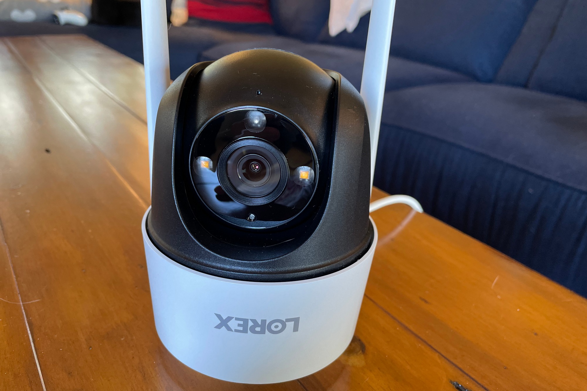 Recensione della telecamera di sicurezza Wi-Fi per esterni Pan-Tilt Lorex 2K: un grosso occhio nel cielo