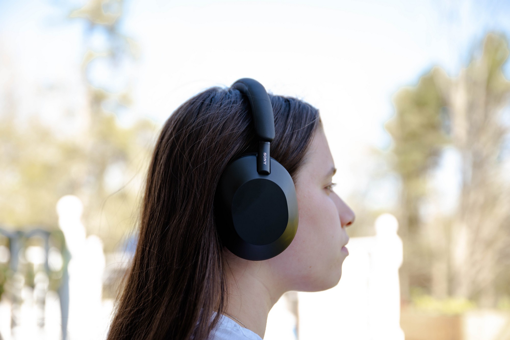 Sony WH-1000XM5 -arvostelu: Sony nostaa rimaa melua vaimentaville kuulokkeille - taas
