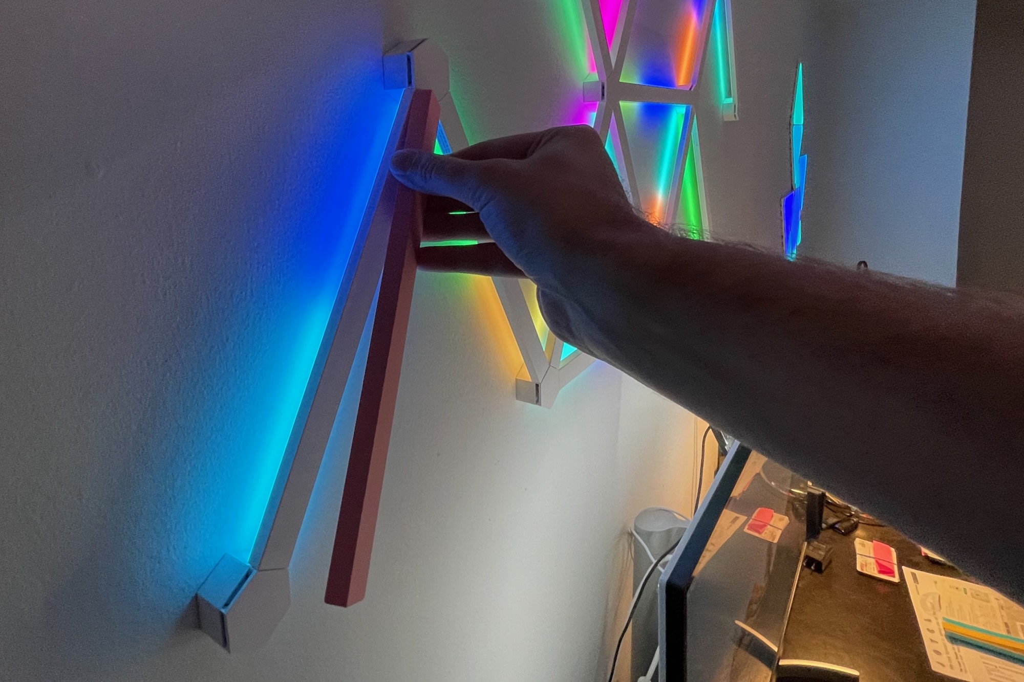 Hands on: Nanoleaf's Lines Skins tar upp företagets senaste smarta lampor
